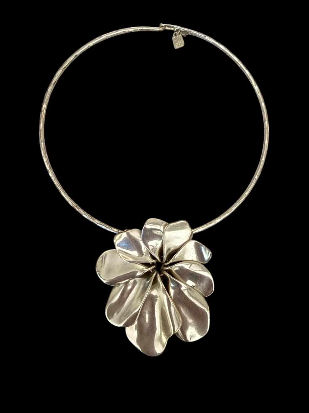 Robert Lee Morris RLM Studio Silver-Tone Sculptural Leaf Collar Necklace
